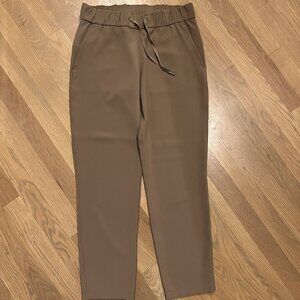Lululemon Cropped Jogger Khaki Womens 6